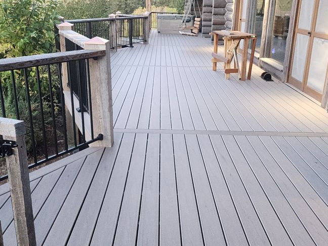 Finished composite deck in Gallatin Gateway